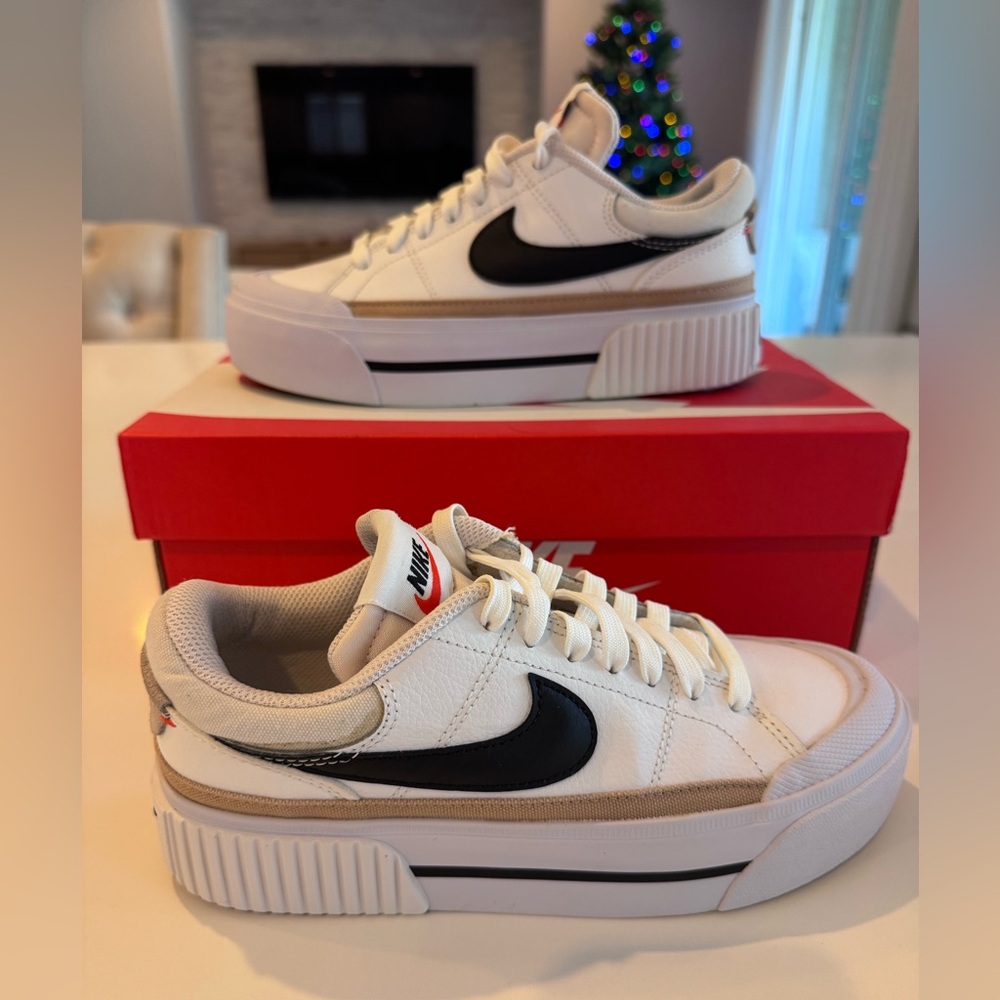 5.5 Women’s Nike Court Legacy Lift Platform
